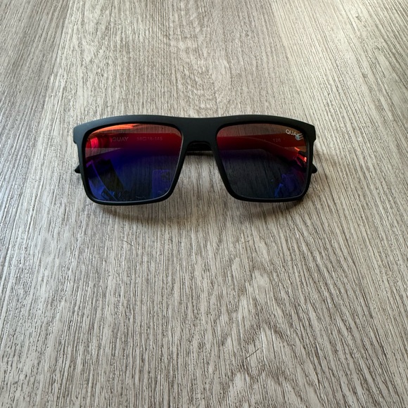 quay australia let it run matte black red square sunglasses eyewear NEW - Picture 1 of 5